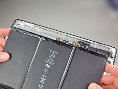 Снятие новой батарейки с iPad 2 | KiberCentre
