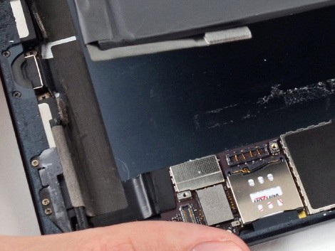 Установка батареи на iPad Mini | KiberCentre