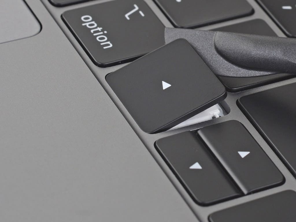 Замена клавиатуры MacBook